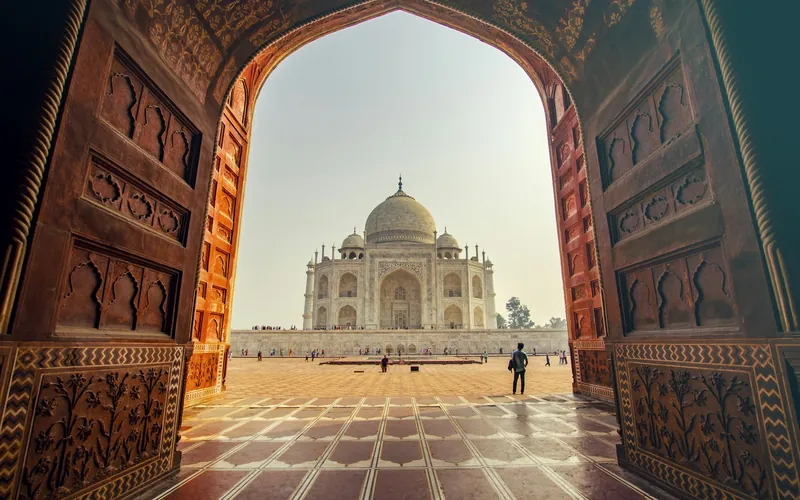 Taxi, Packers & Movers and Tours from Lucknow